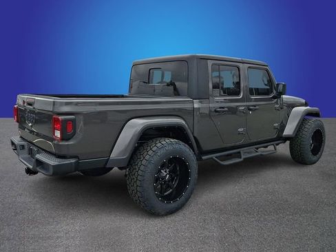 Used 2022 Jeep Gladiator Willys image 4