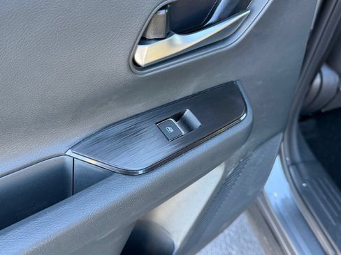 New 2026 Nissan Kicks SR FWD image 16