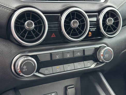 Used 2023 Nissan Sentra SV image 18