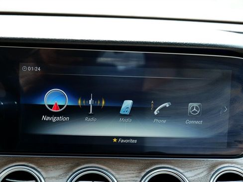 Used 2019 Mercedes-Benz E 300 4MATIC w/ Parking Assistance Package image 16