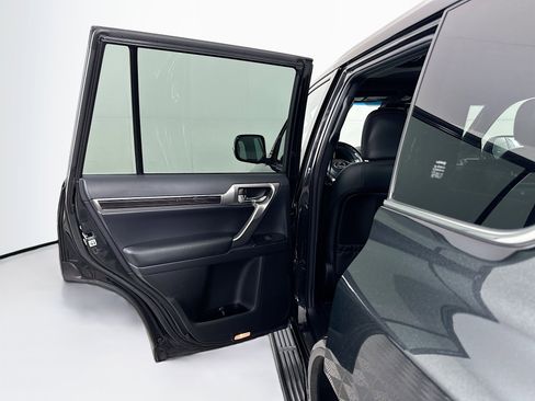 Used 2022 Lexus GX 460 Luxury w/ Sport Design Package image 27