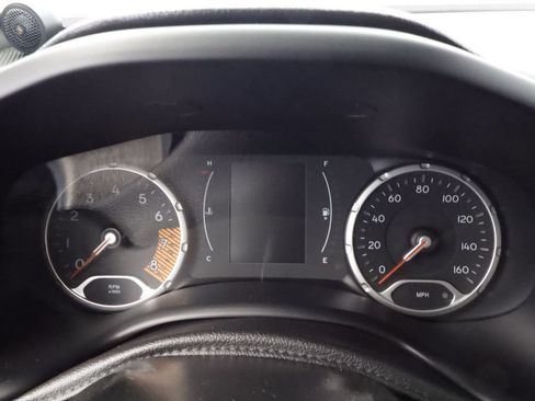 Certified 2020 Jeep Renegade Latitude w/ Cold Weather Group AWD/4WD image 20