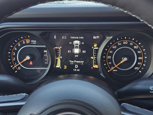 New 2026 Jeep Gladiator Sahara image 11