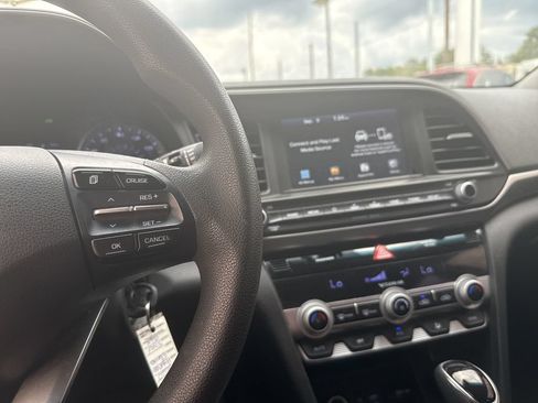 Used 2020 Hyundai Elantra SEL w/ Cargo Package (C1) FWD image 17