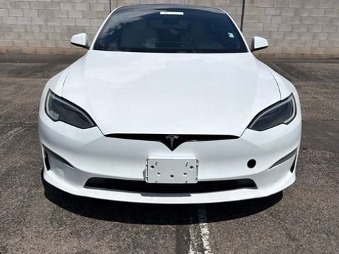 Used 2024 Tesla Model Y Long Range AWD/4WD image 1