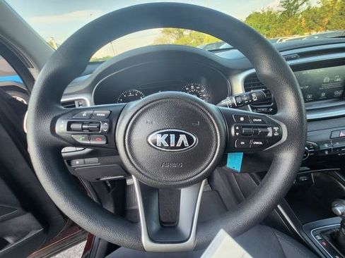 Used 2018 Kia Sorento AWD image 12