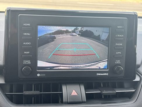 Used 2021 Toyota RAV4 LE AWD/4WD image 21