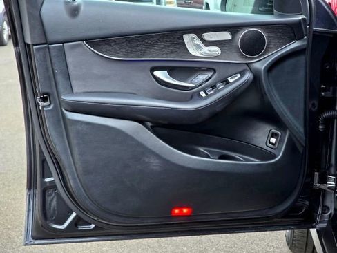 Used 2020 Mercedes-Benz GLC 300 4MATIC image 29