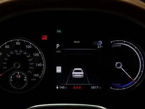 Used 2024 Genesis G80 image 8