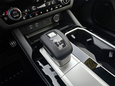 New 2026 Mitsubishi Outlander SEL image 23