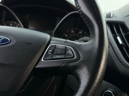 Used 2019 Ford Escape SEL image 10