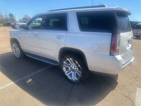 Used 2017 GMC Yukon SLT w/ Premium Edition image 4