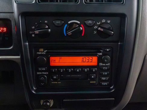 Used 2004 Toyota Tacoma 4x4 Xtracab V6 image 15