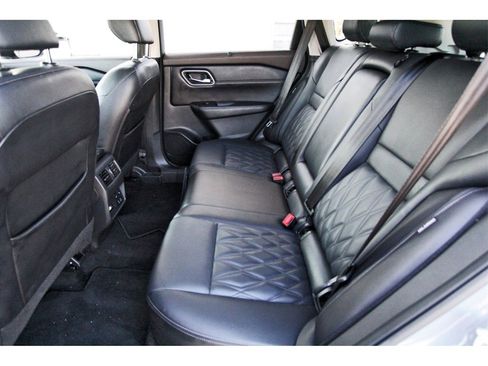 Used 2022 Nissan Rogue Platinum w/ Head-Up Display Package image 7