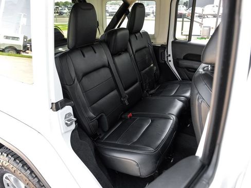 Used 2020 Jeep Wrangler Unlimited Sahara AWD/4WD image 47
