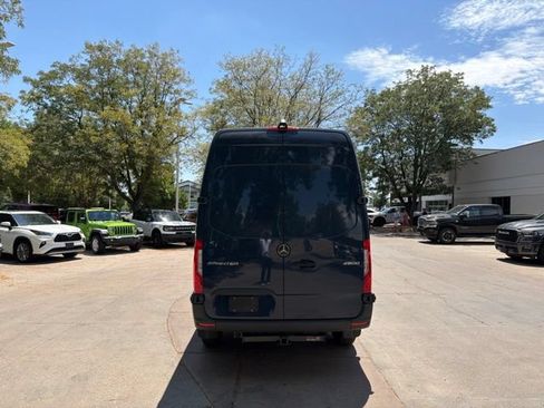 Used 2023 Mercedes-Benz Sprinter 2500 image 4