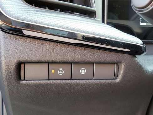 New 2025 Nissan Kicks SR w/ SR Premium Package AWD/4WD image 16