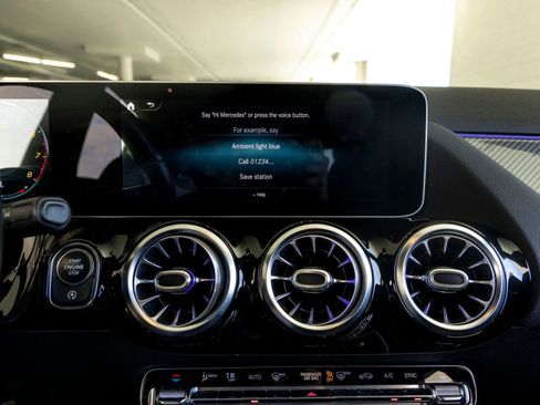 Used 2021 Mercedes-Benz GLA 250 image 17