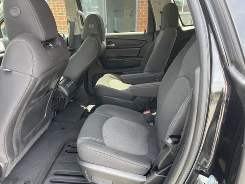 Used 2017 Chevrolet Traverse LT w/ Style and Technology Package image 9