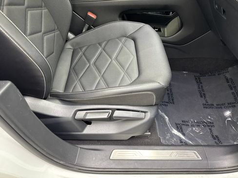Used 2024 Volkswagen Atlas SE w/ Panoramic Sunroof Package FWD image 47
