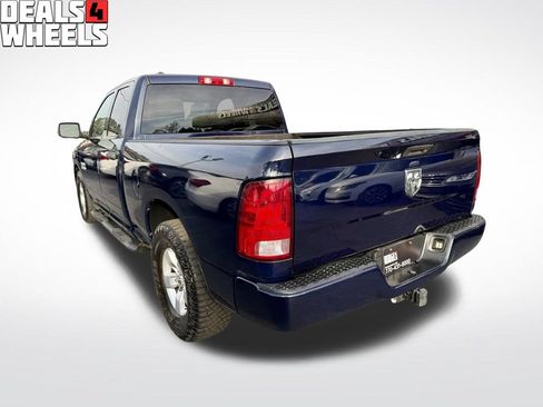 Used 2017 RAM 1500 Express RWD image 11