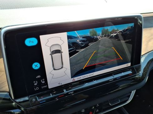 New 2026 Volkswagen Atlas SE image 16