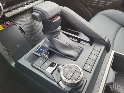 New 2025 Toyota Tacoma TRD Off-Road w/ TRD Off Road Premium Package image 19