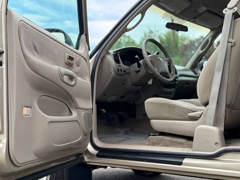 Used 2005 Toyota Tundra SR5 RWD image 3
