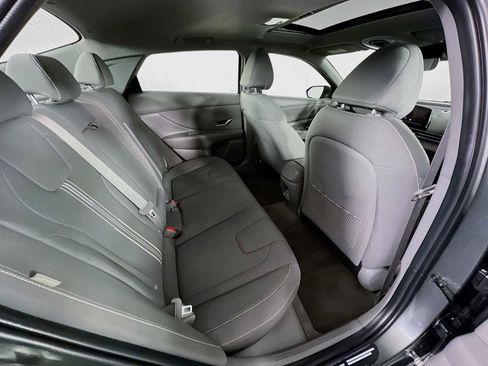 Certified 2024 Hyundai Elantra SEL w/ Convenience Package image 28