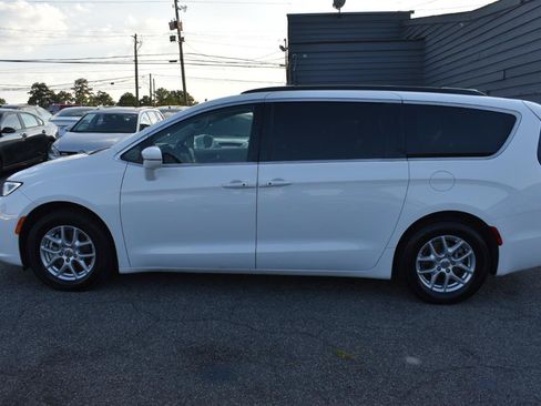 Used 2022 Chrysler Pacifica Touring-L FWD image 8