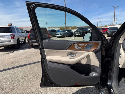 Used 2020 Mercedes-Benz GLS 580 4MATIC image 20