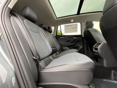 New 2026 Volkswagen Tiguan SE AWD/4WD image 14