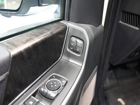 Used 2022 Ford F150 Lariat w/ Equipment Group 502A High image 31