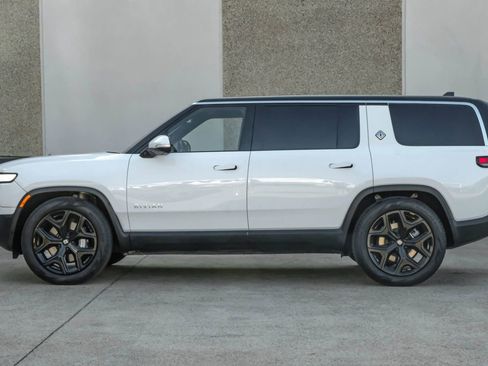 Used 2024 Rivian R1S Adventure AWD/4WD image 19