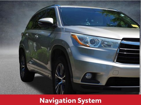 Used 2016 Toyota Highlander XLE FWD image 5