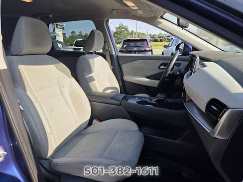 Used 2022 Nissan Rogue SV FWD image 18