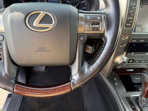 Used 2017 Lexus GX 460 Premium image 11
