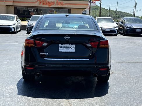 Used 2023 Nissan Altima 2.5 SR w/ SR Premium Package FWD image 4