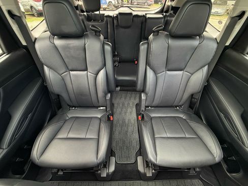 Used 2022 Subaru Ascent Limited w/ Technology Package AWD/4WD image 32