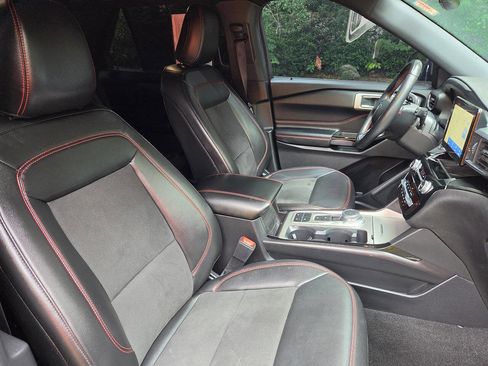 Used 2022 Ford Explorer ST-Line RWD image 10