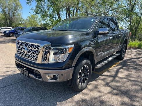 Used 2017 Nissan Titan Platinum Reserve w/ Off-Road Package AWD/4WD image 4