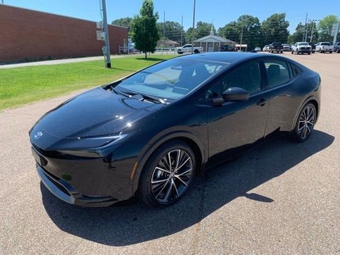 New 2026 Toyota Prius XLE FWD image 3