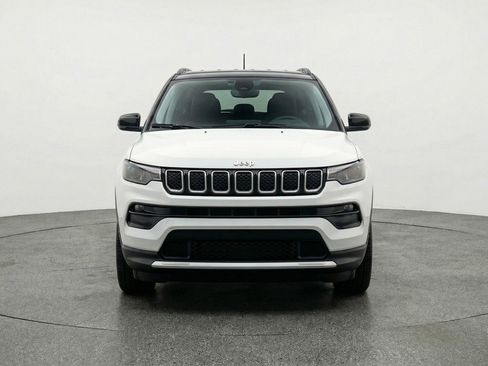 Used 2025 Jeep Compass Limited AWD/4WD image 2