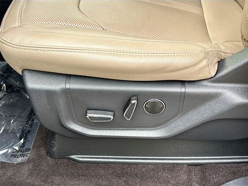 Used 2023 Ford Expedition Max Limited image 21