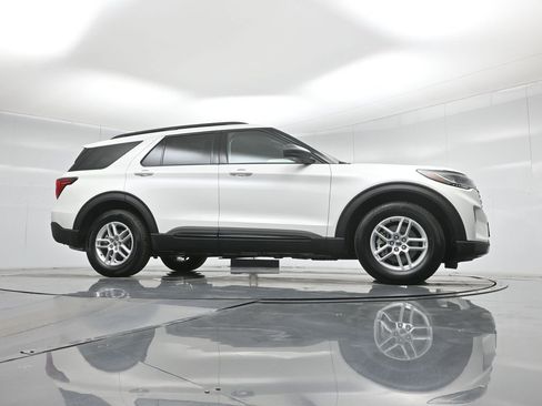 New 2026 Ford Explorer Active image 3