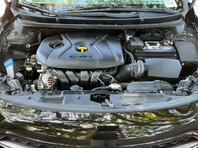 Used 2016 Hyundai Elantra GT FWD image 18