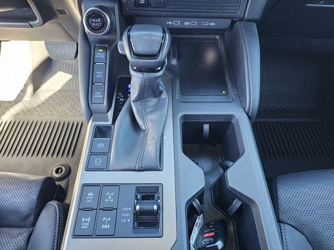 Used 2024 Toyota Land Cruiser image 27