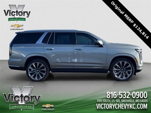 Used 2025 Cadillac Escalade Premium Luxury Platinum image 7