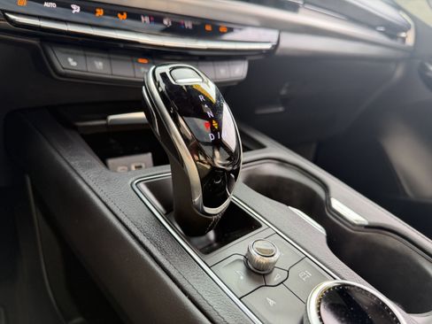 Used 2025 Cadillac XT4 Sport image 43