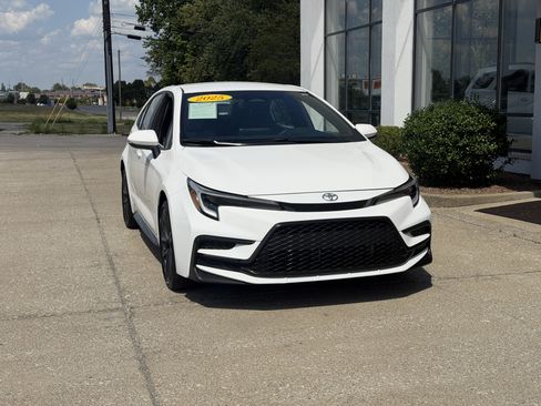 Used 2025 Toyota Corolla SE FWD image 14